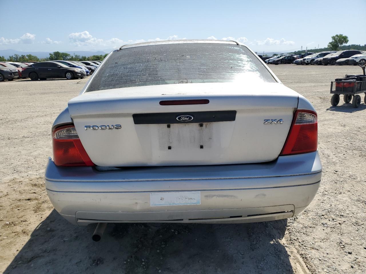 2005 Ford Focus Zx4 - Image 6