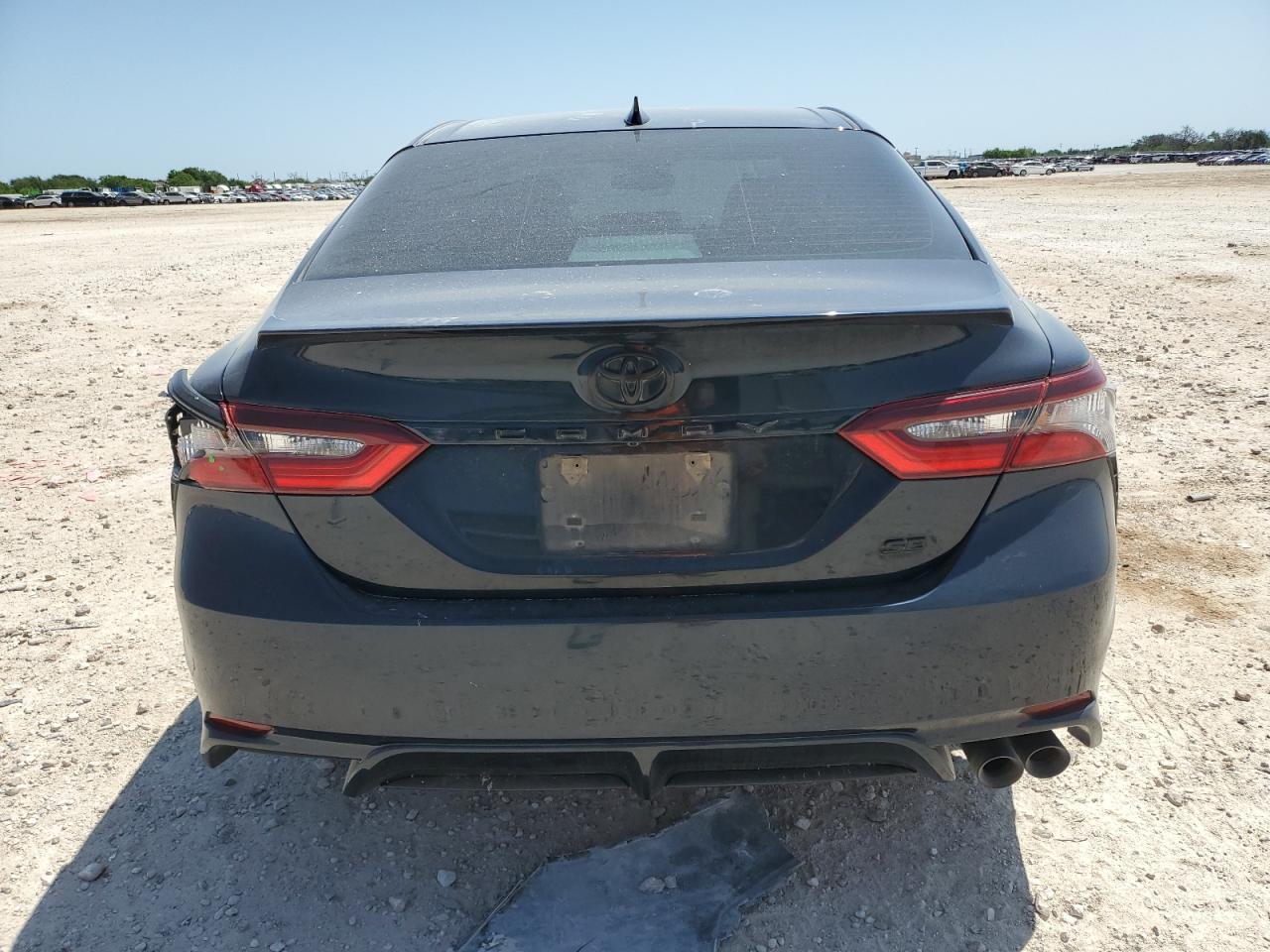 2021 Toyota Camry Se - Фото 6