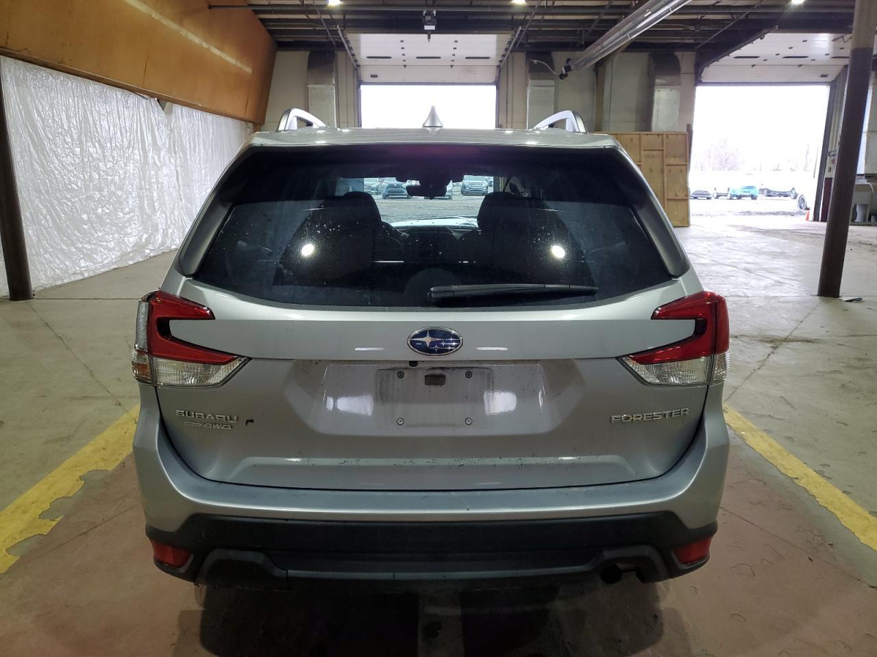 2019 Subaru Forester Premium - Фото 6