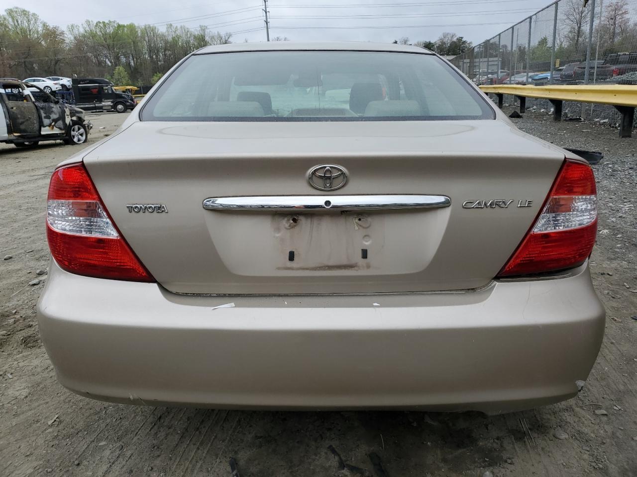 2004 Toyota Camry Le - Image 6