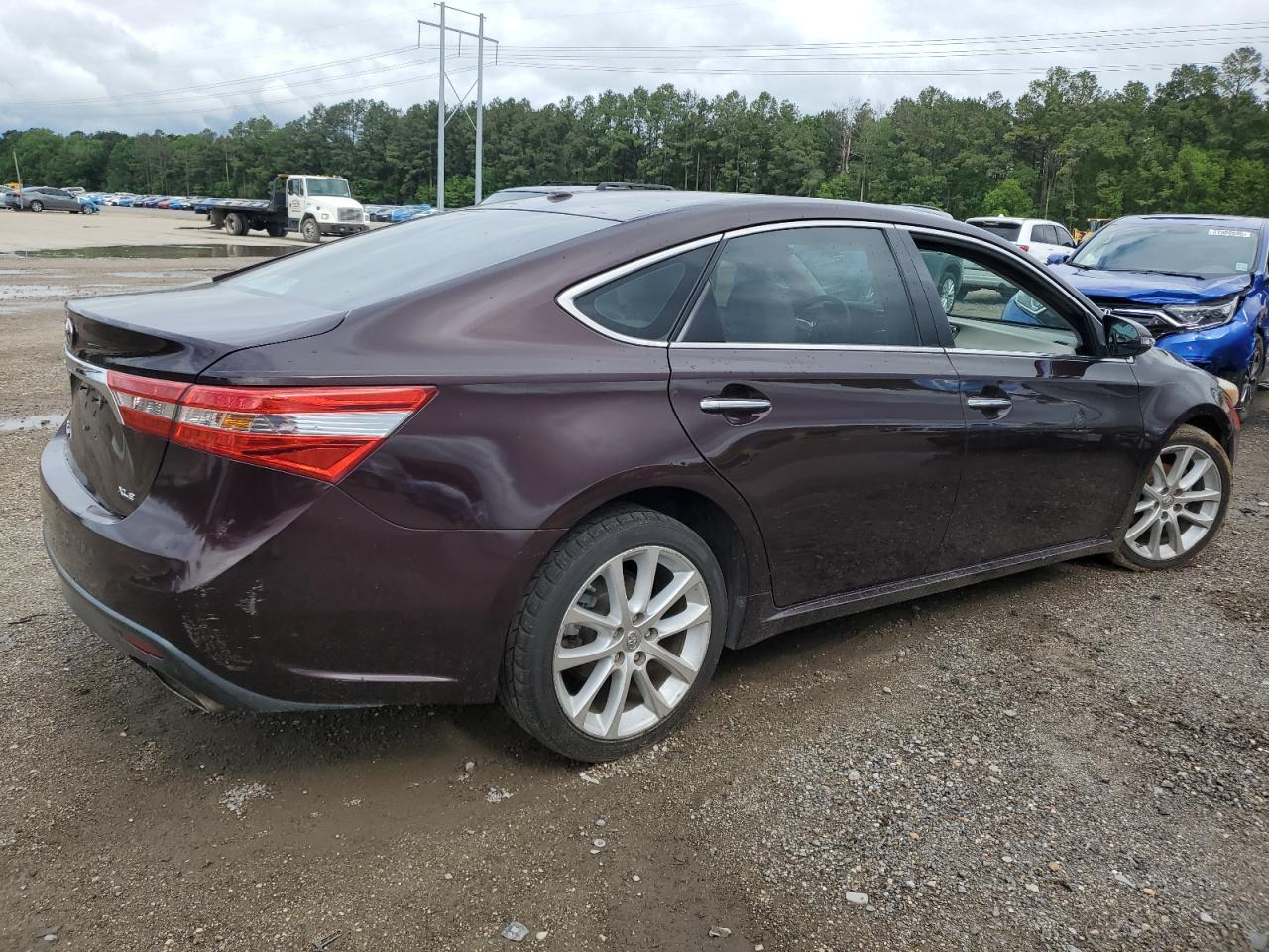 2013 Toyt Avalon - Image 3