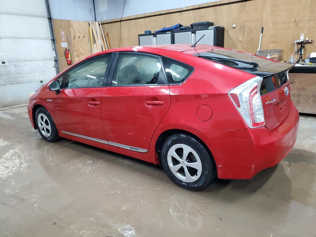 2015 Toyota Prius - Image 2