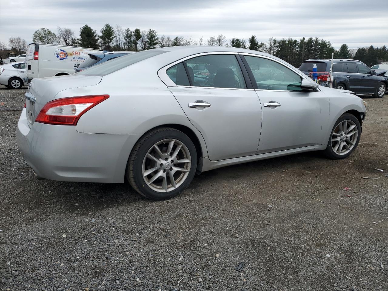 2011 Nissan Maxima S - Image 3