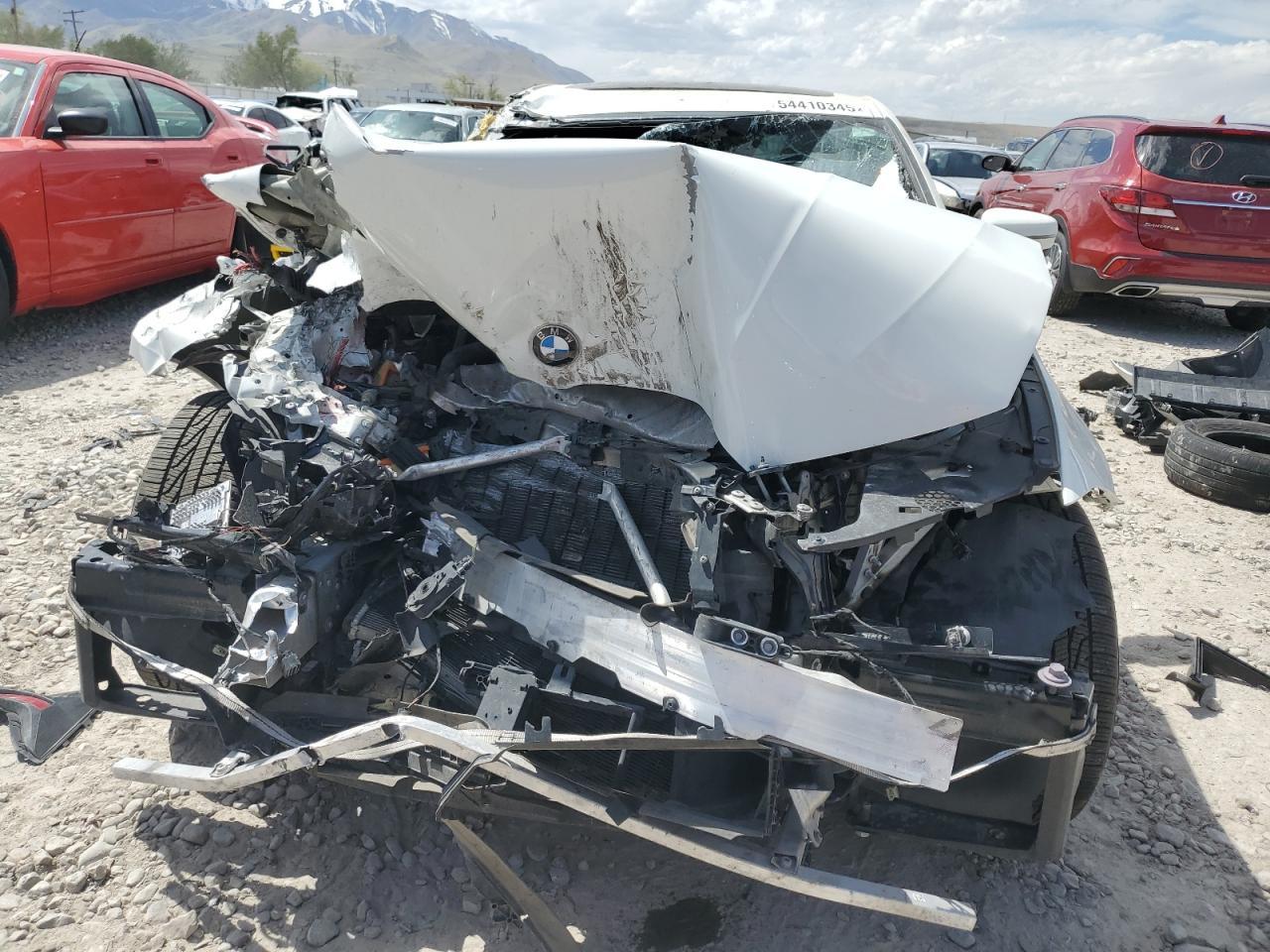 2020 BMW 330Xi - Image 5