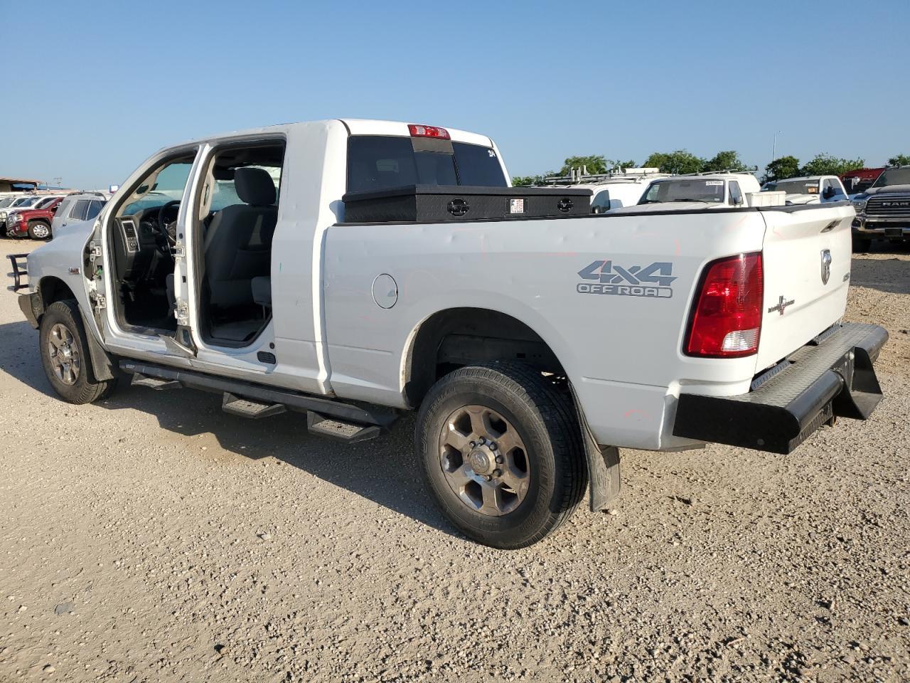 2016 Ram 2500 Slt - Фото 2