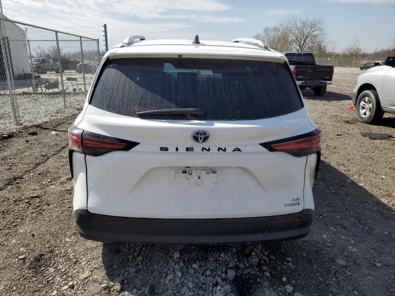2021 Toyota Sienna Le - Фото 6