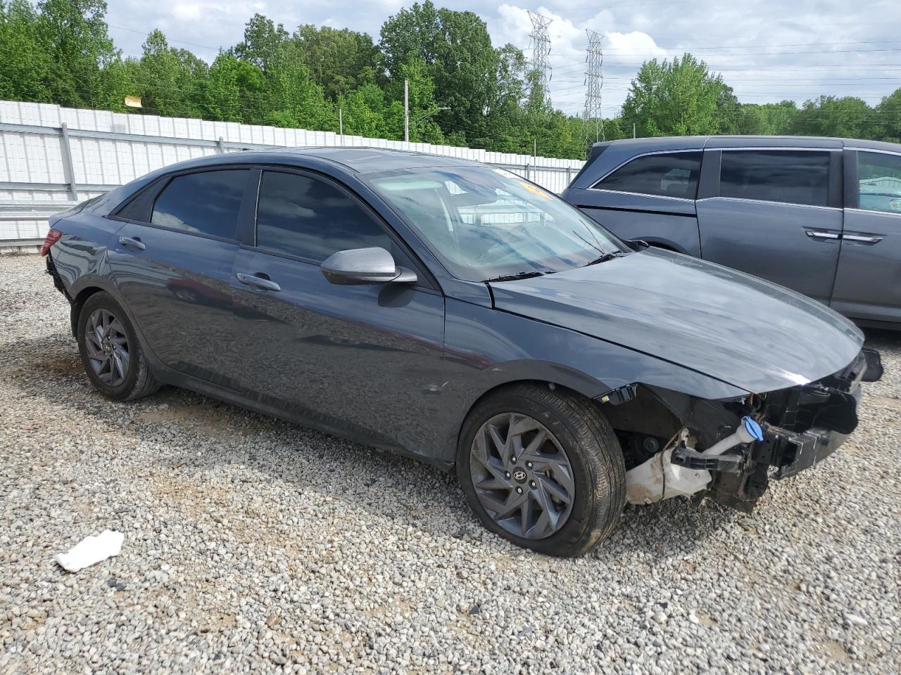 2024 Hyundai Elantra Sel - Image 4