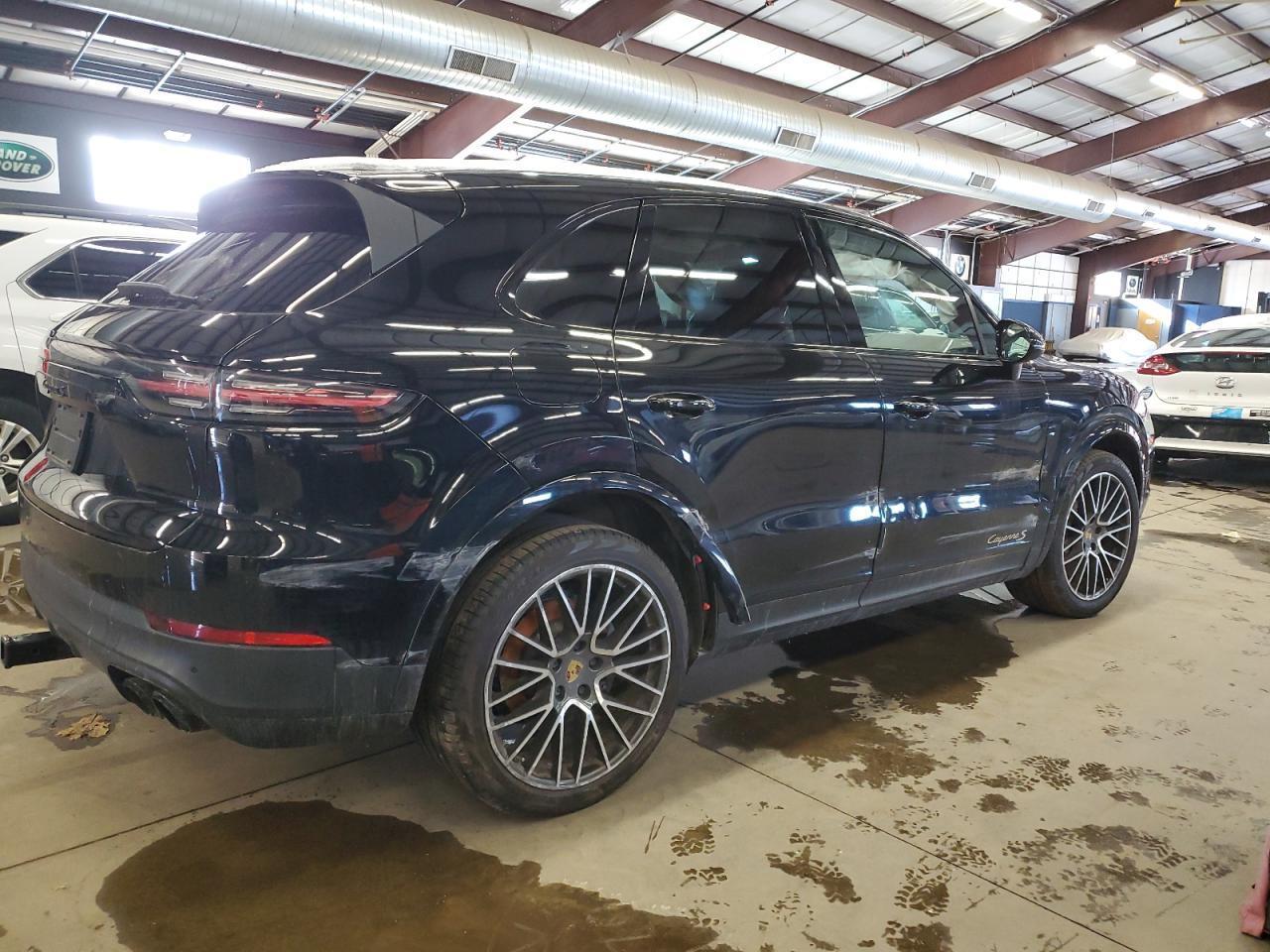 2021 Porsche Cayenne S - Image 3