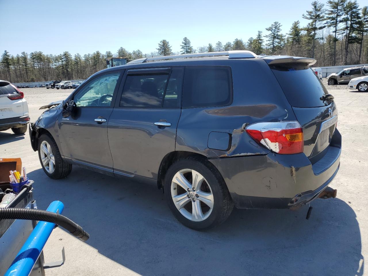 2010 Toyota Highlander Limited - Image 2