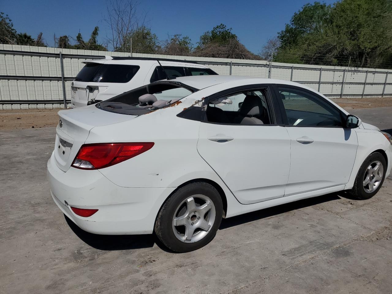 2015 Hyundai Accent Gls - Фото 3