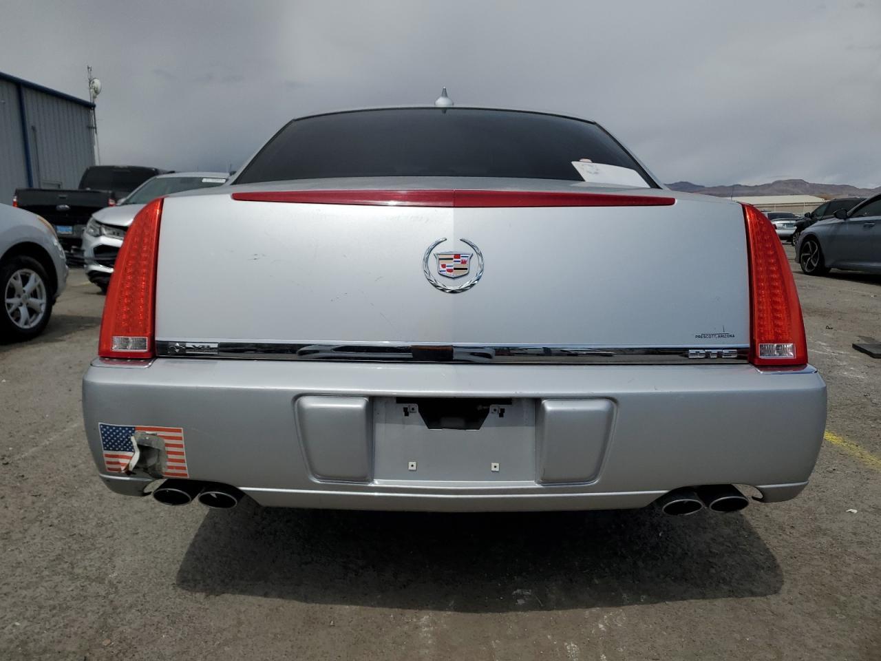 2010 Cadillac Dts - Фото 6