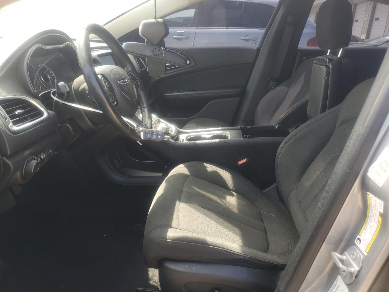 2022 Chrysler 200 Limited - Image 7