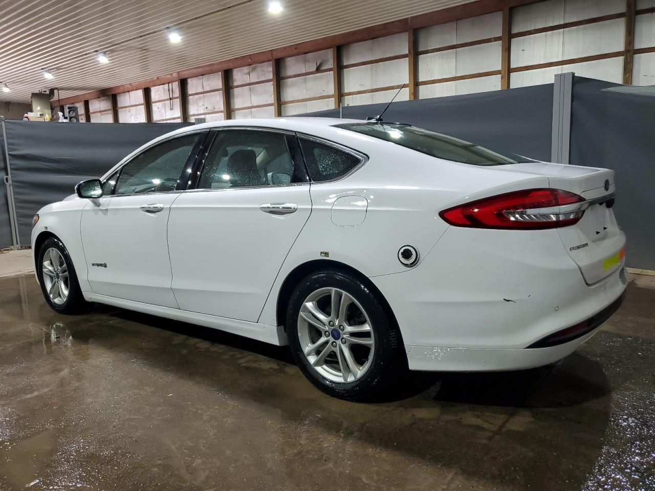 2018 Ford Fusion Se Hybrid - Image 2