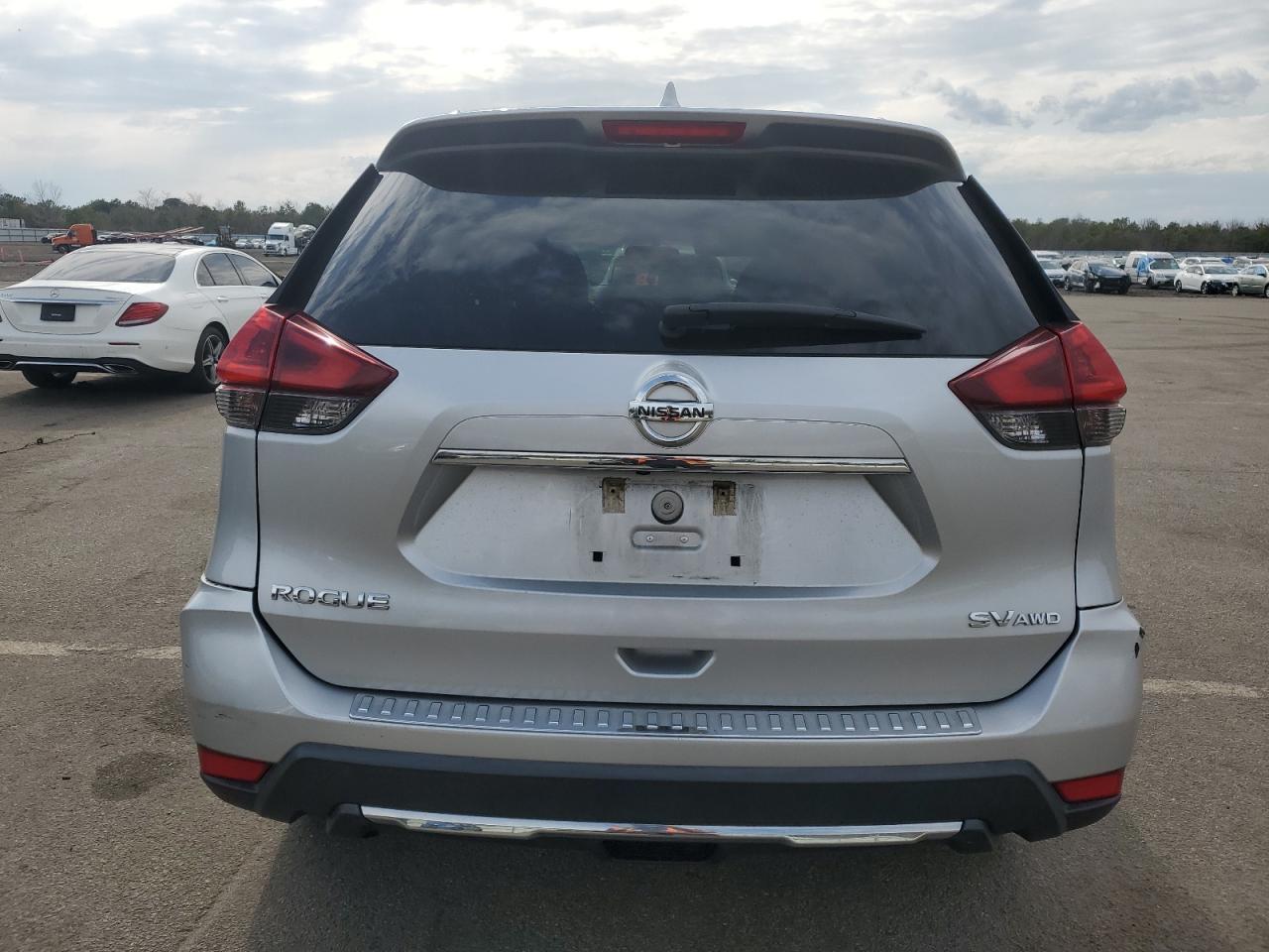 2018 Nissan Rogue S - Фото 6
