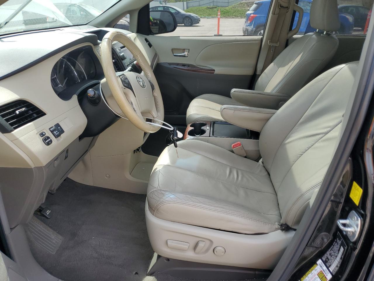 2011 Toyota Sienna Xle - Фото 7