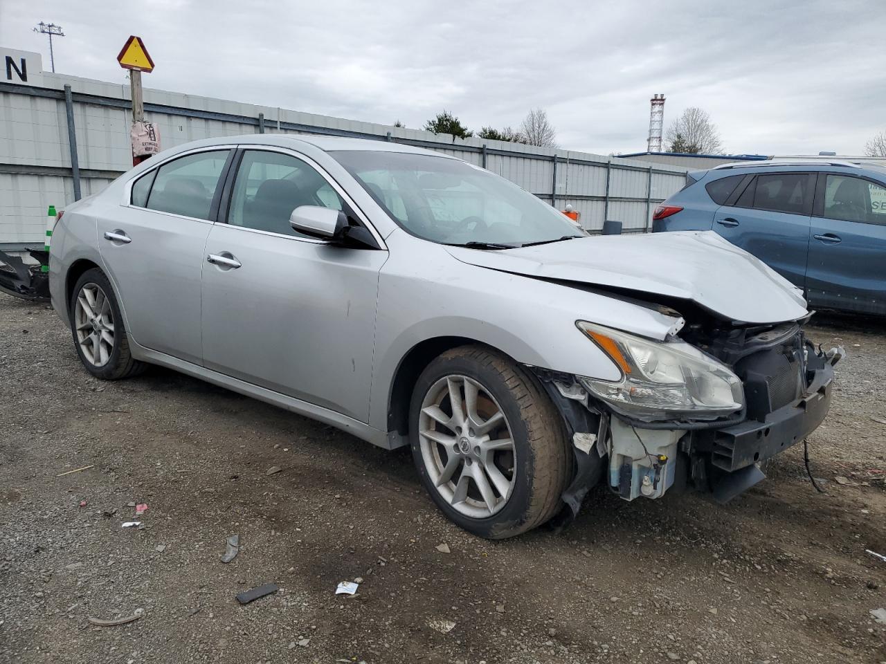 2011 Nissan Maxima S - Image 4