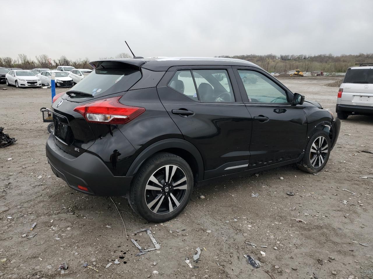 2019 Nissan Kicks S - Image 3