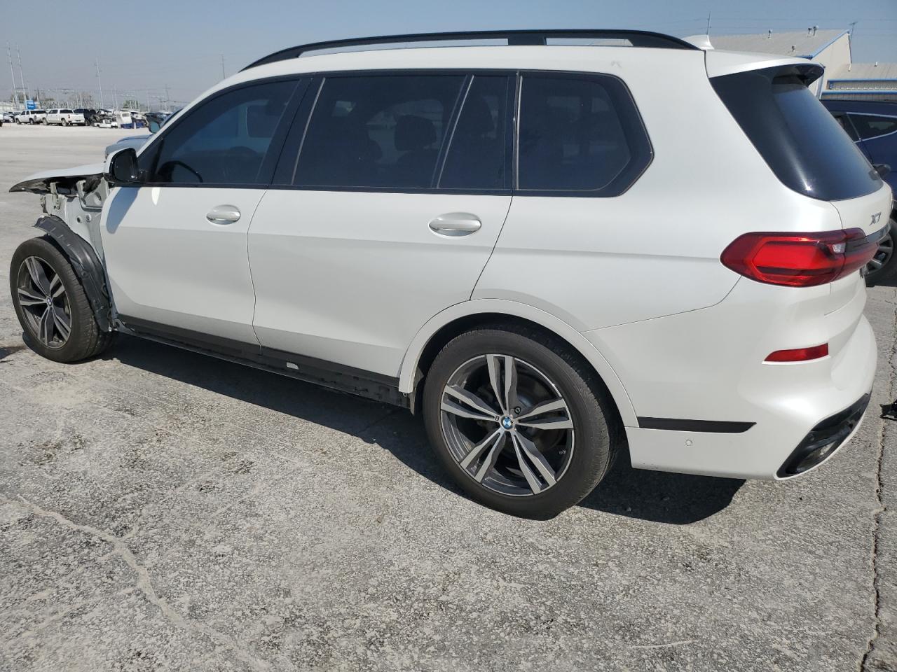 2020 BMW X7 xDrive40I - Фото 2