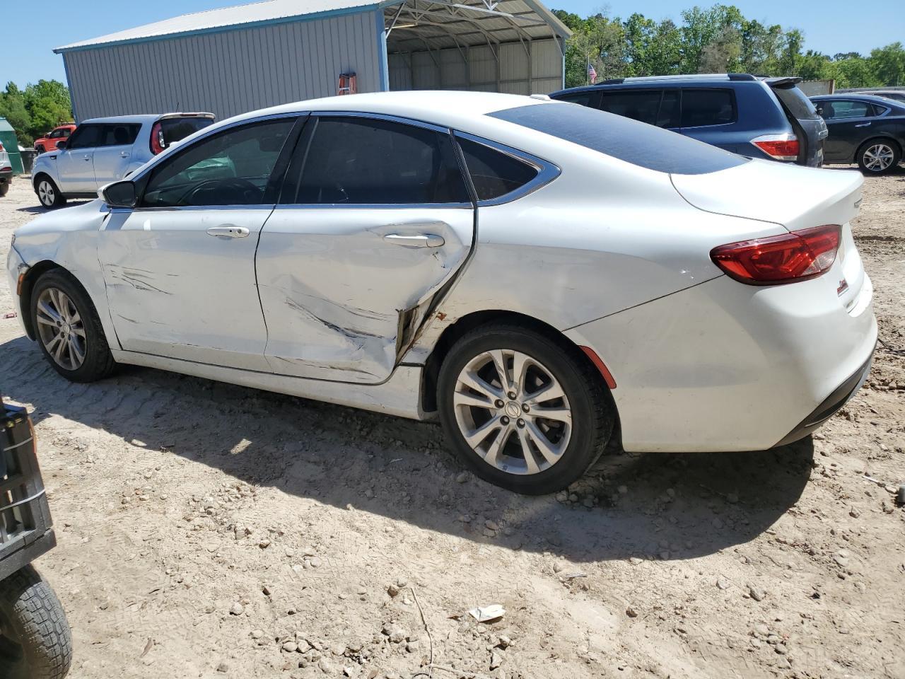 2016 Chrysler 200 Limited - Фото 2