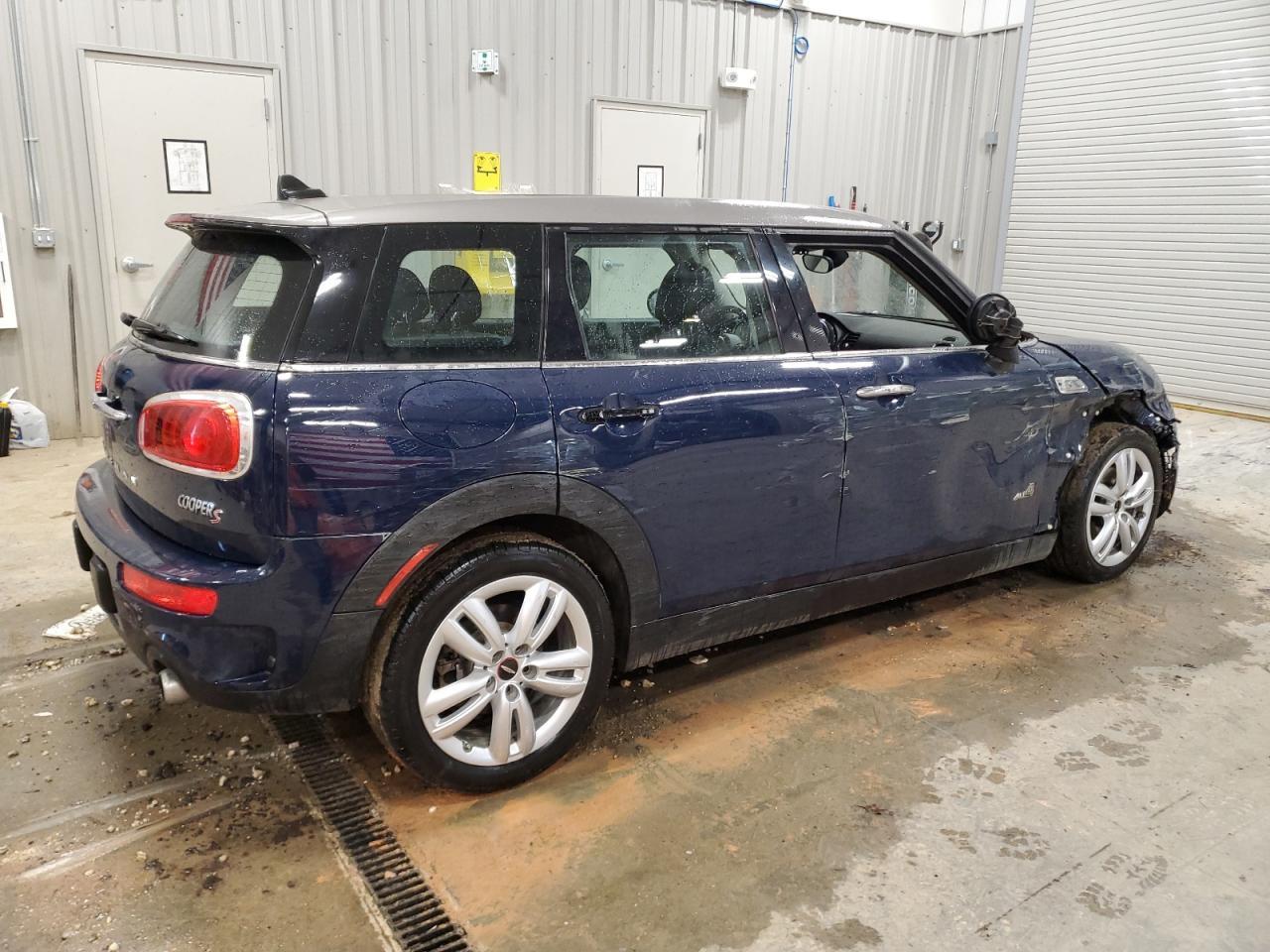 2017 Mini Cooper S Clubman All4 - Image 3