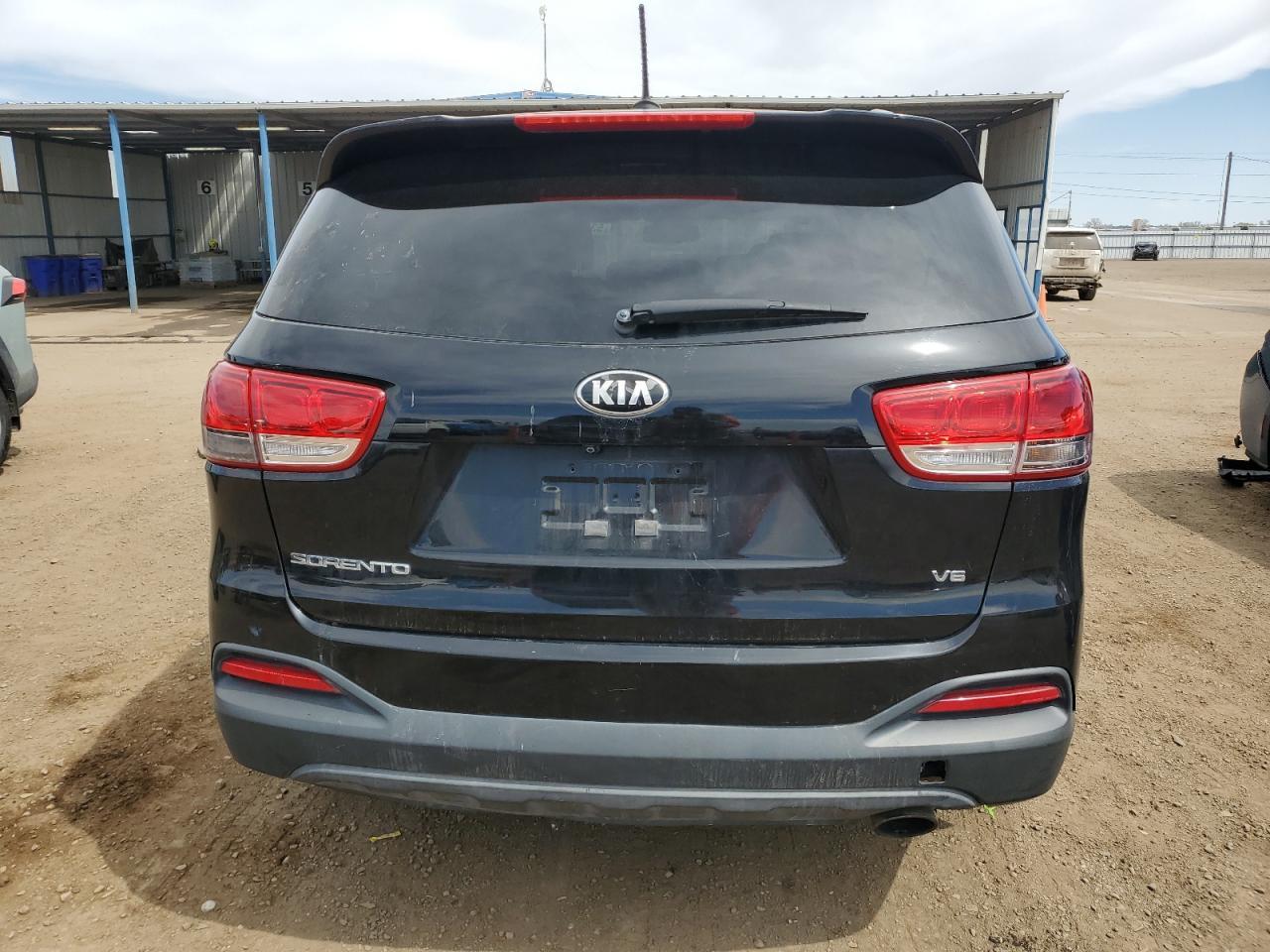 2017 Kia Sorento Lx - Image 6