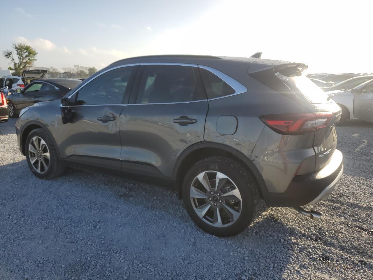 2024 Ford Escape Platinum - Фото 2