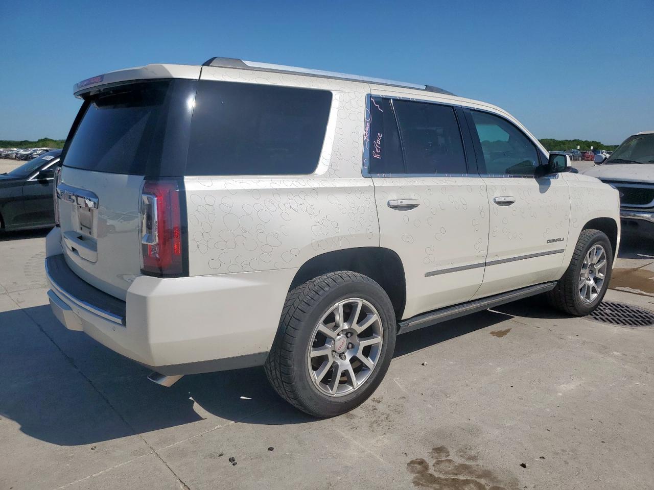 2015 GMC Yukon Denali - Image 3