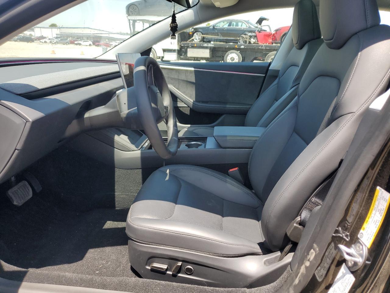 2025 Tesla Model 3 - Image 7