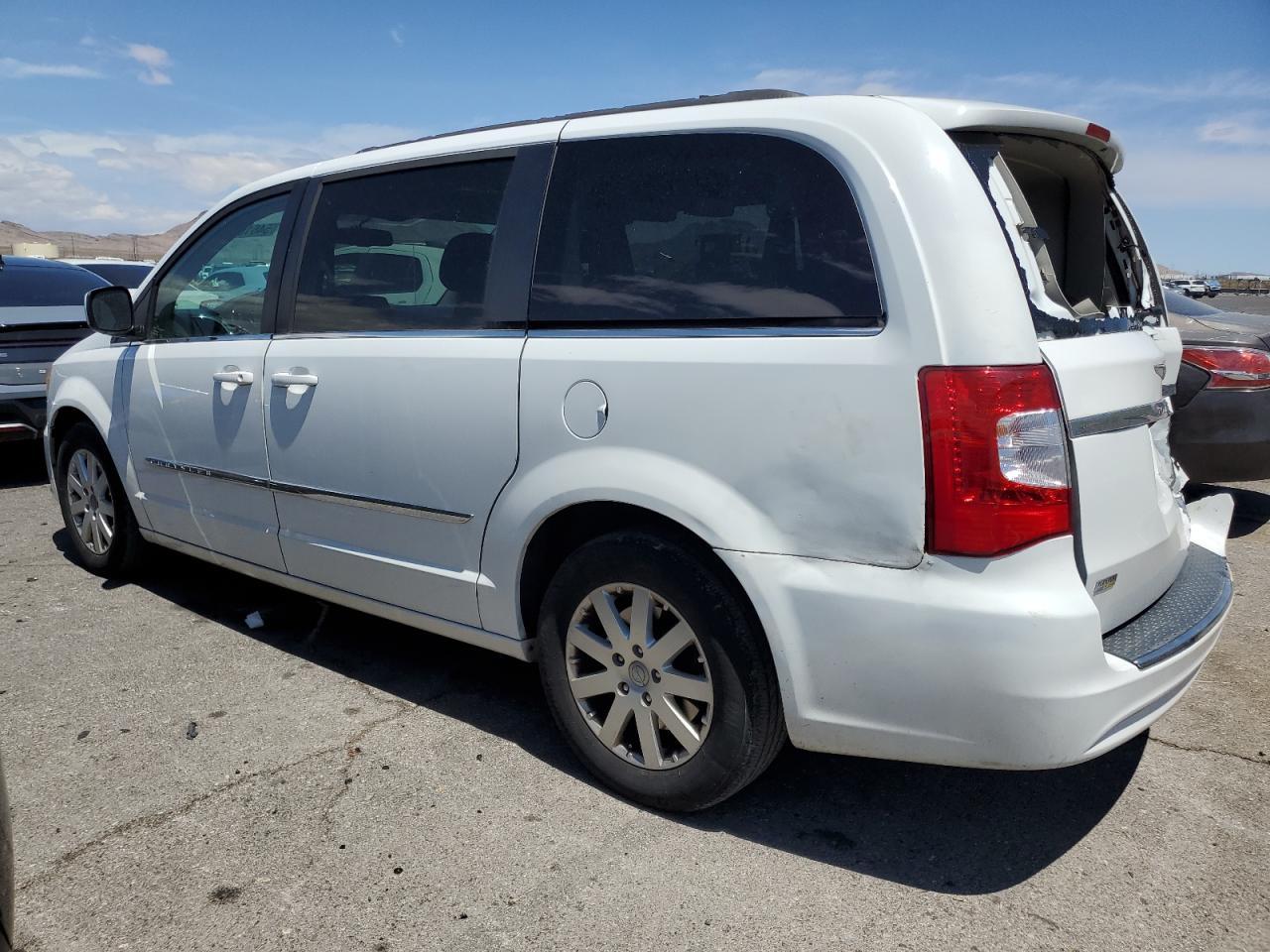 2014 Chrysler Town & Country Touring - Фото 2