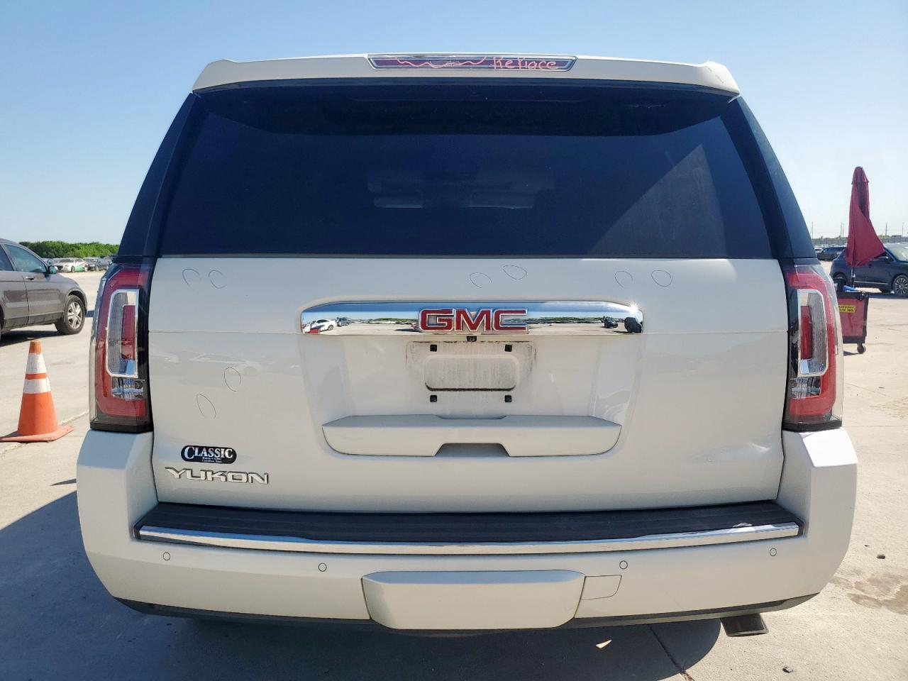 2015 GMC Yukon Denali - Image 6