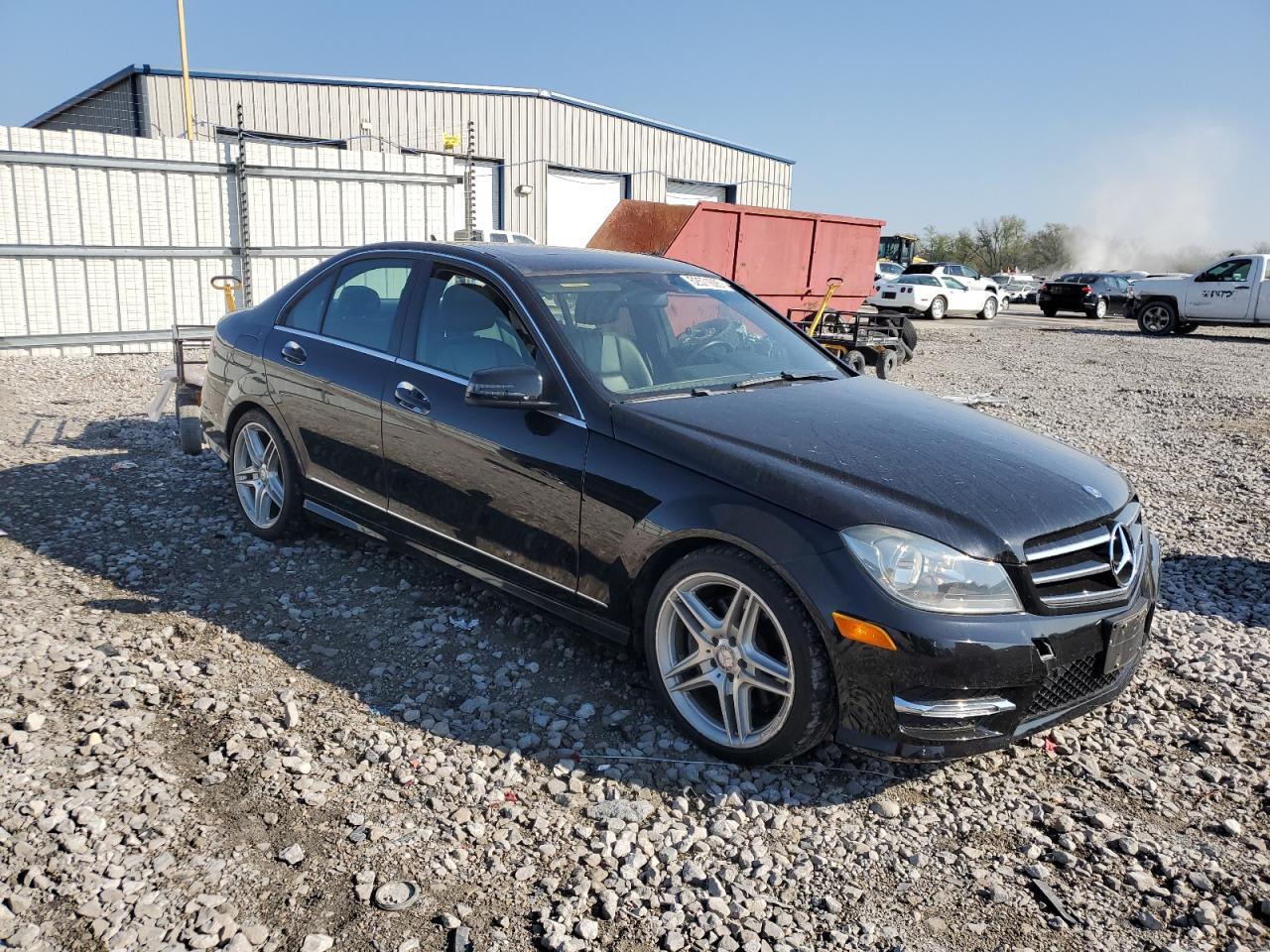 2014 Mercedes-Benz C 300 4Matic - Фото 4
