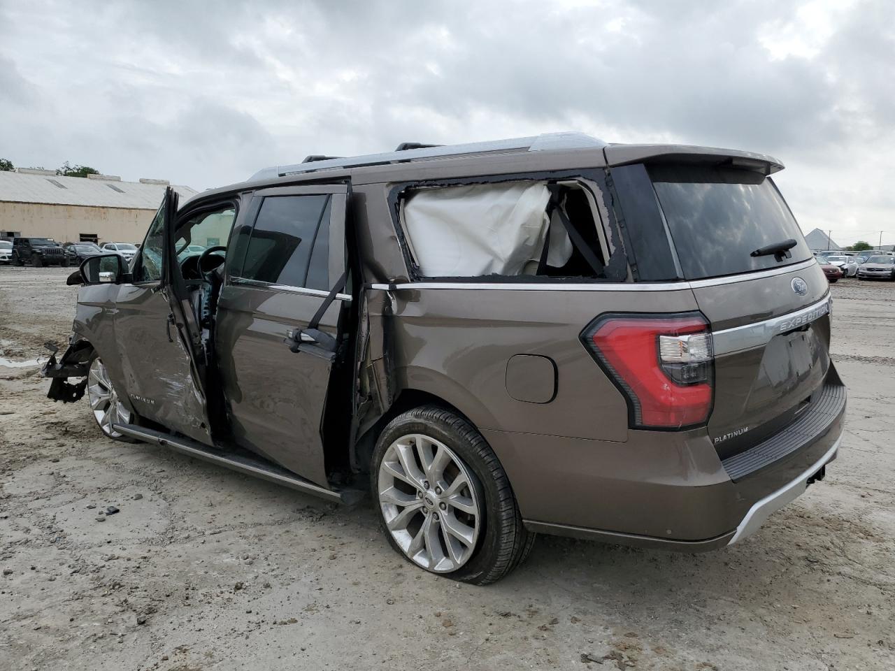 2018 Ford Expedition Max Platinum - Image 2
