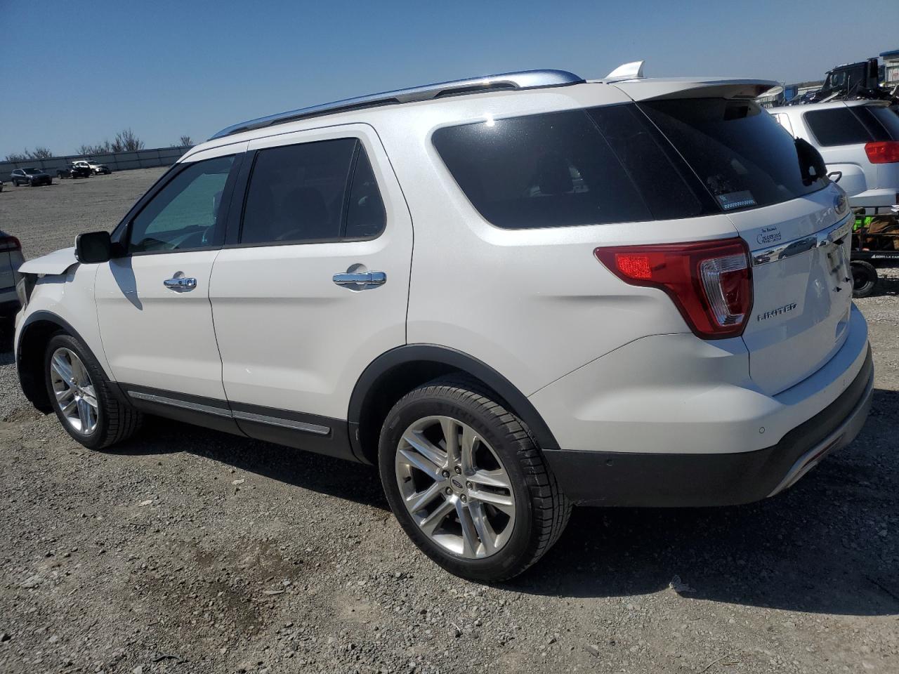 2017 Ford Explorer Limited - Image 2