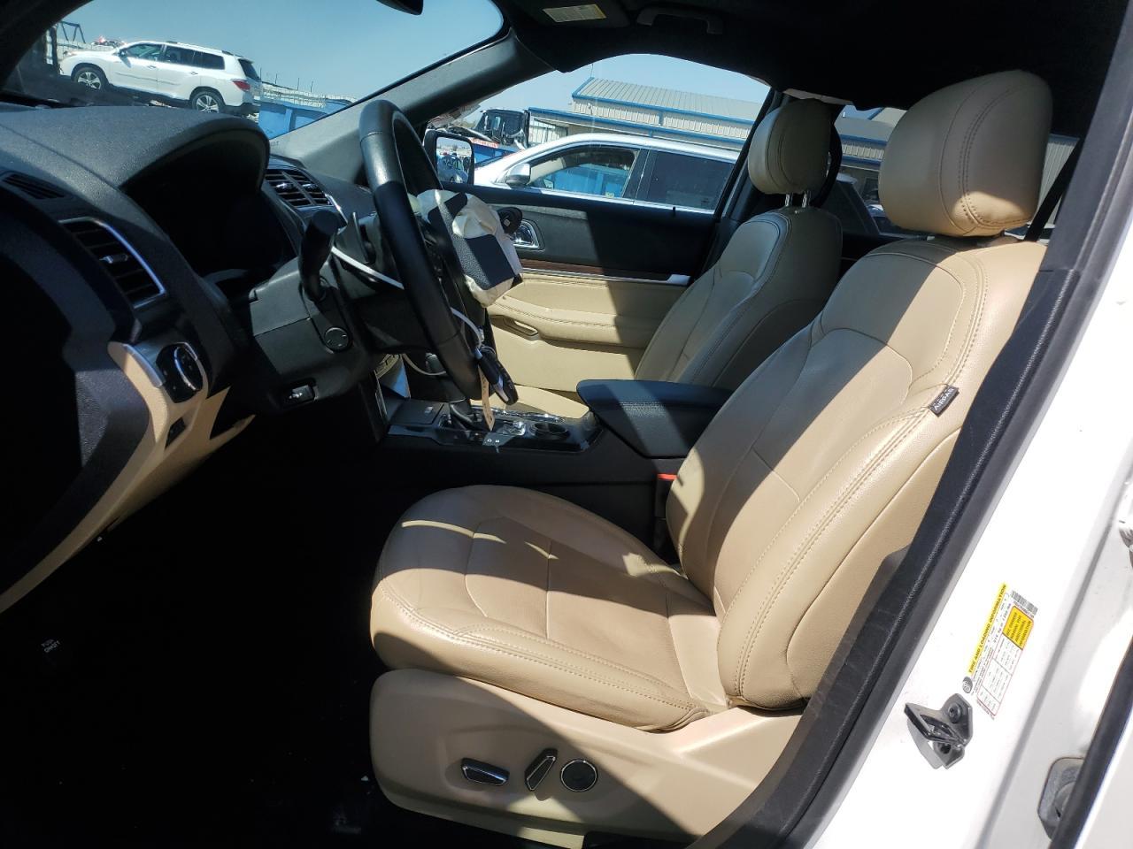 2017 Ford Explorer Limited - Image 7