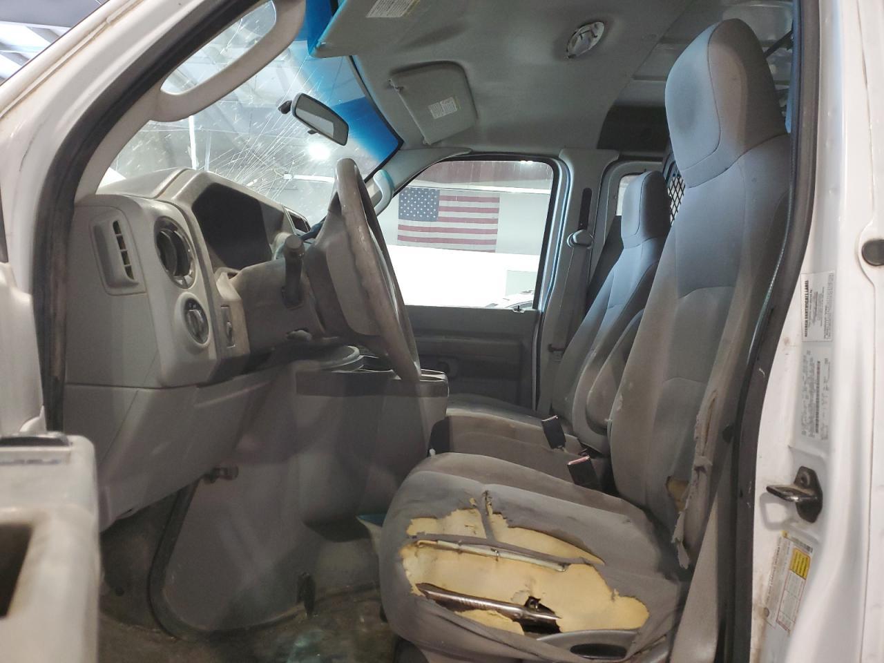 2011 Ford Econoline E250 Van - Фото 7