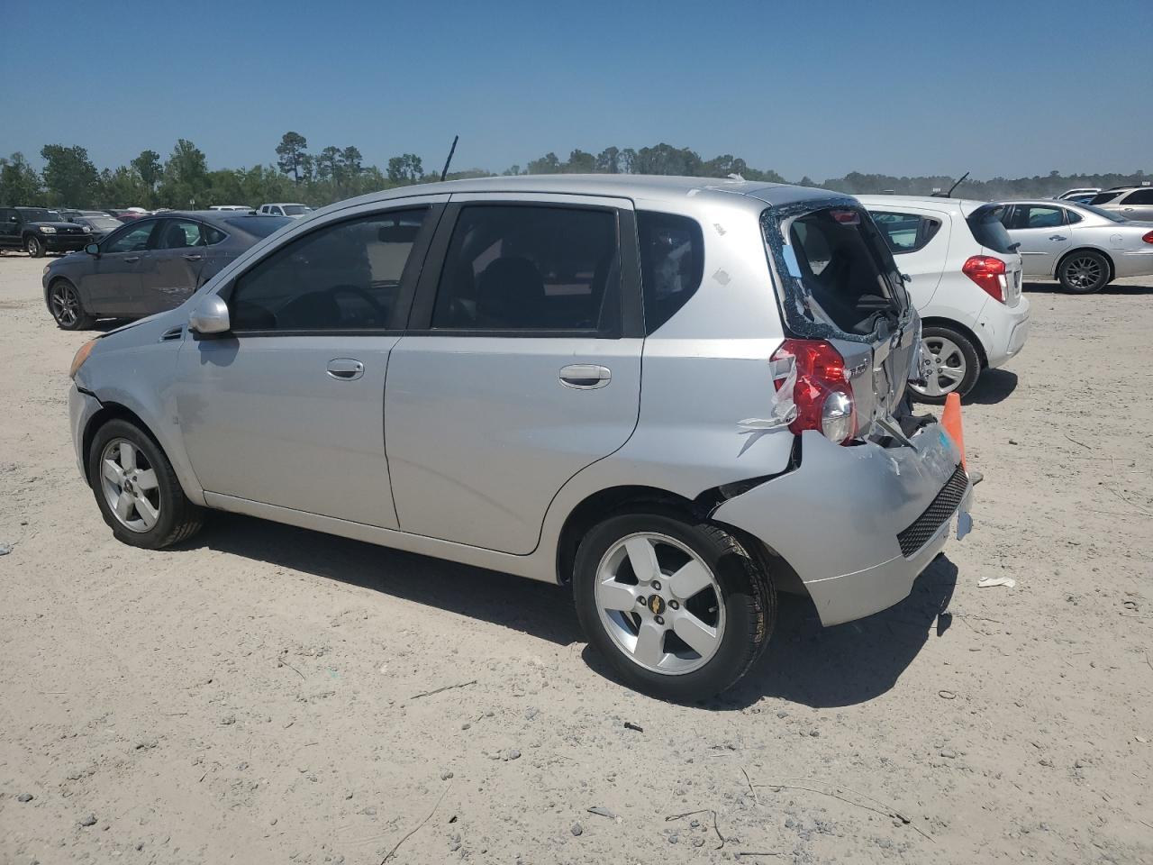 2009 Chevrolet Aveo Ls - Image 2