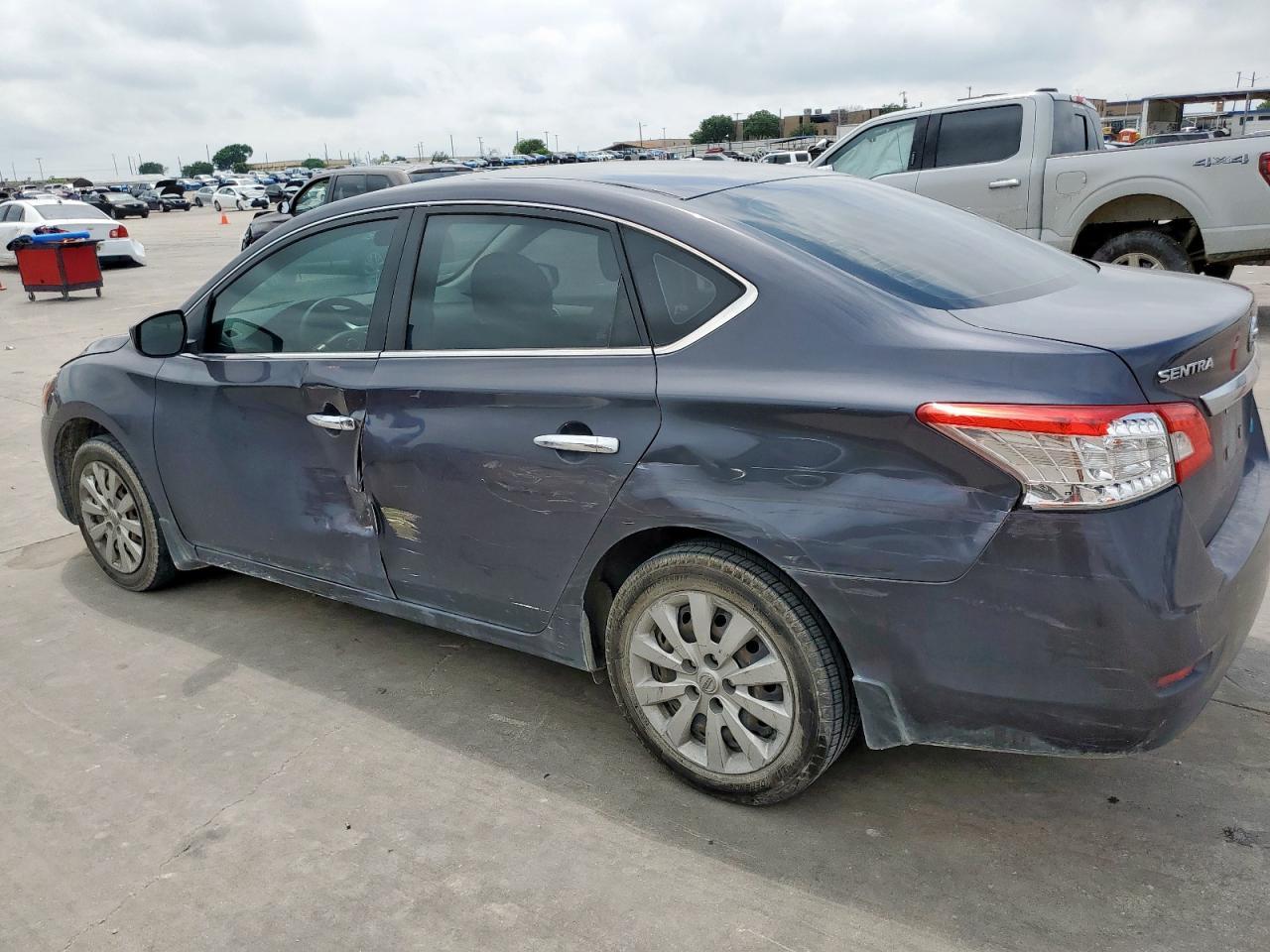 2014 Nissan Sentra S - Фото 2