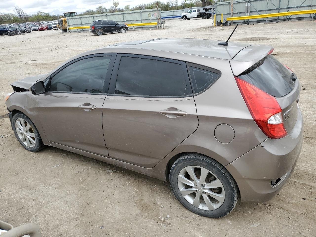 2014 Hyundai Accent Gls - Image 2