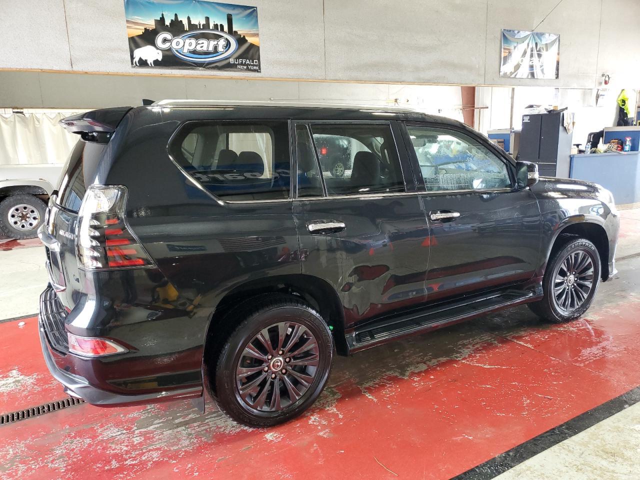 2023 Lexus Gx 460 - Image 3