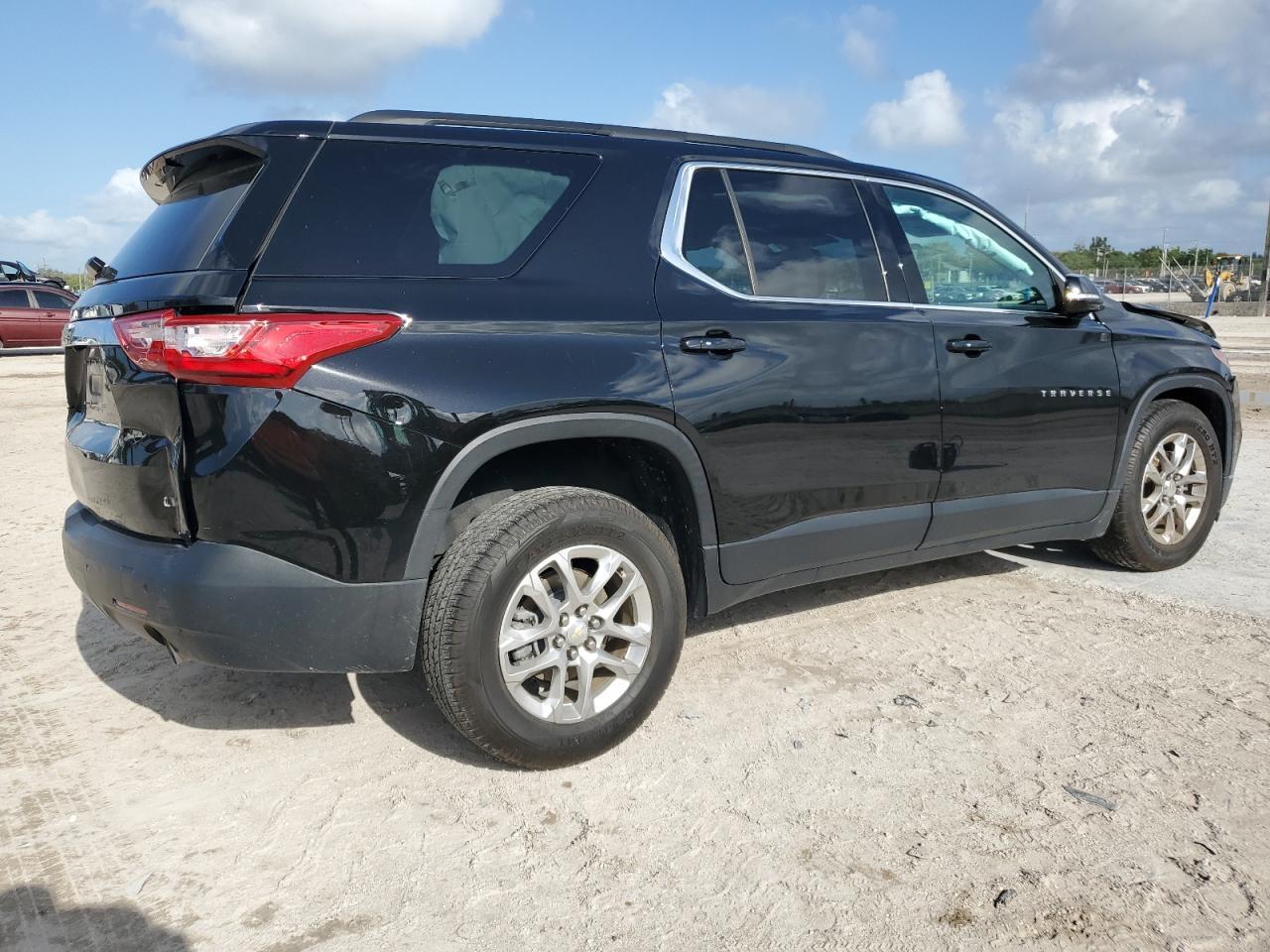 2019 Chevrolet Traverse Lt - Image 3