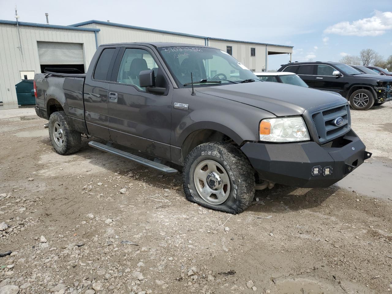 2005 Ford F150 - Image 4
