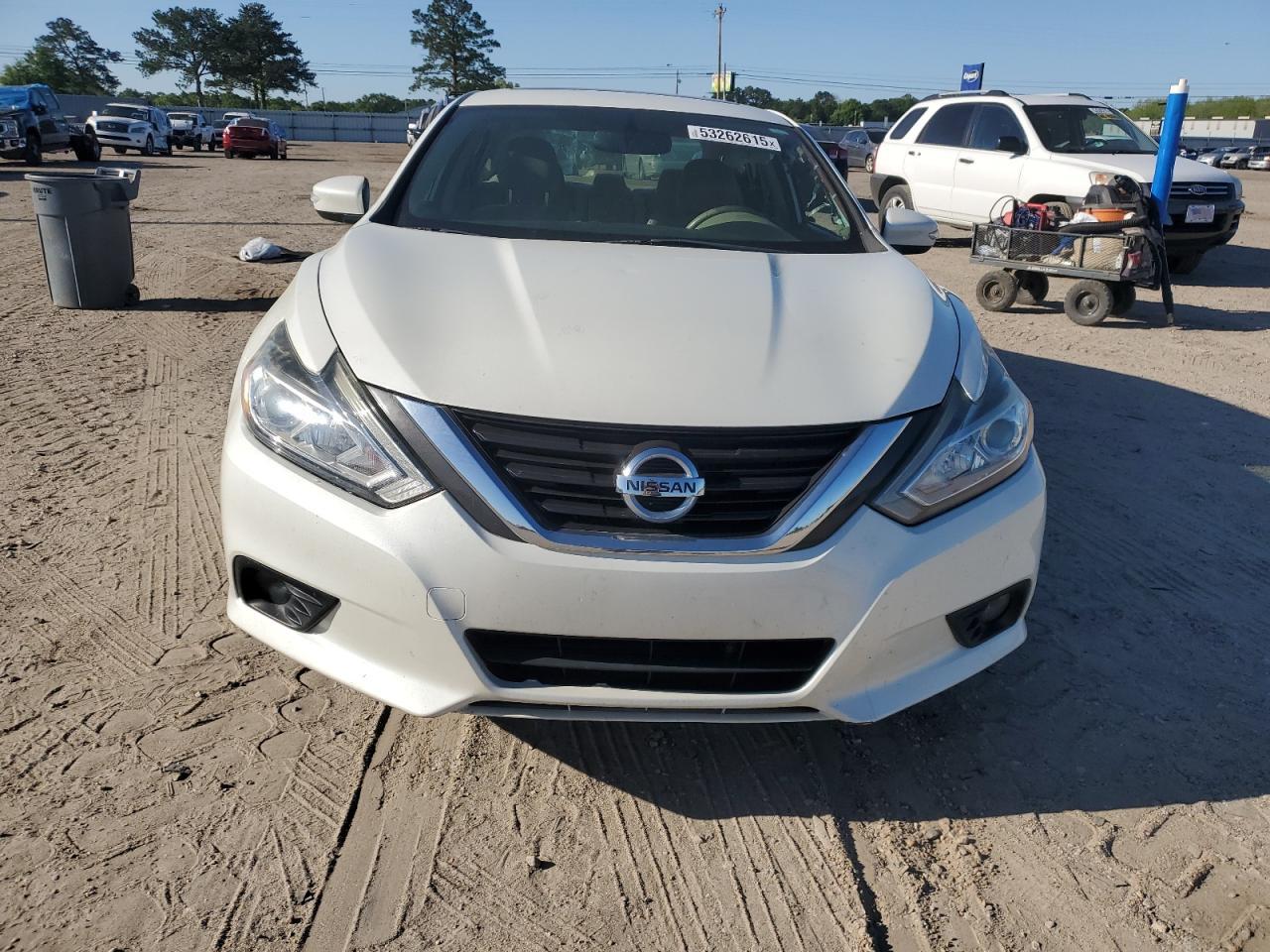 2017 Nissan Altima 2.5 - Image 5