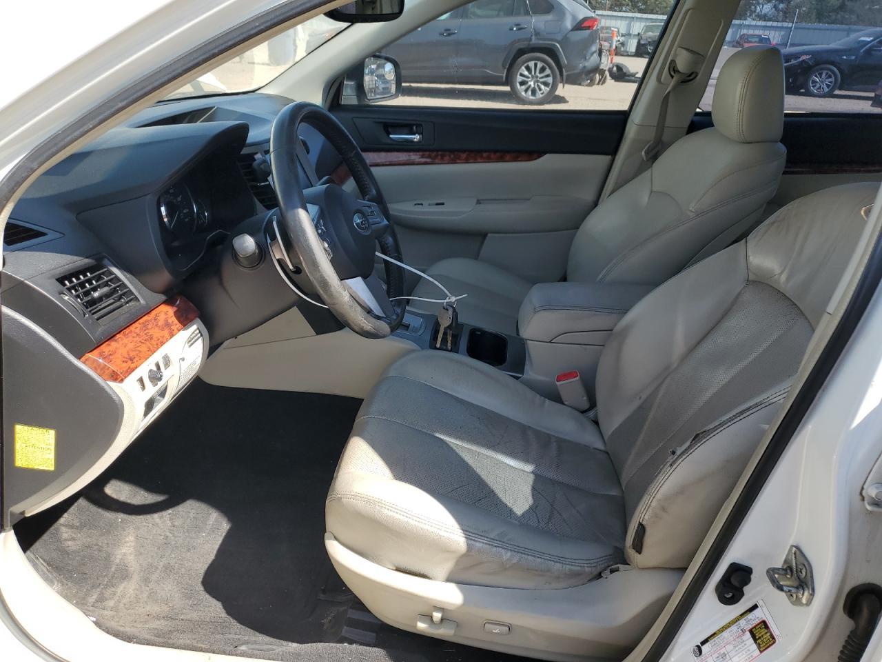 2010 Subaru Legacy 2.5I Limited - Фото 7