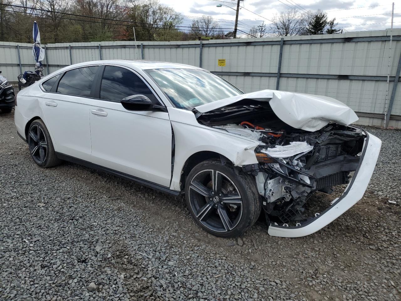 2023 Honda Accord Hybrid Sport - Image 4