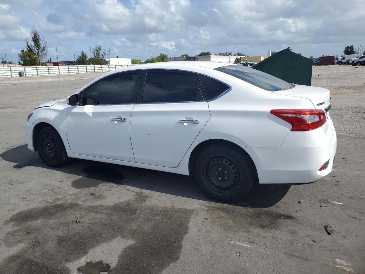 2016 Nissan Sentra S - Фото 2