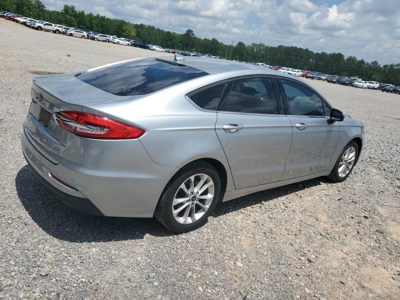 2020 Ford Fusion Se - Image 3