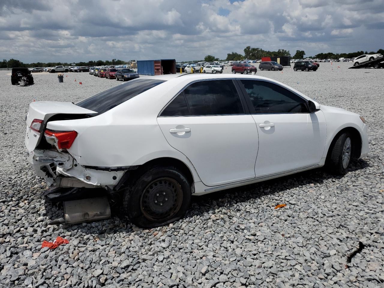 2014 Toyota Camry L - Фото 3