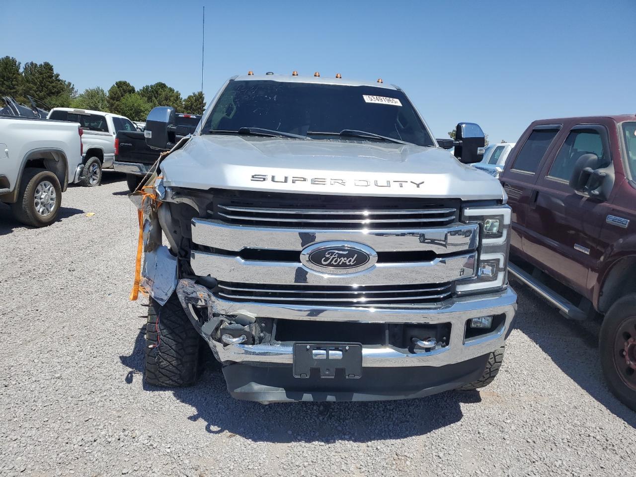 2017 Ford F350 Super Duty - Фото 5