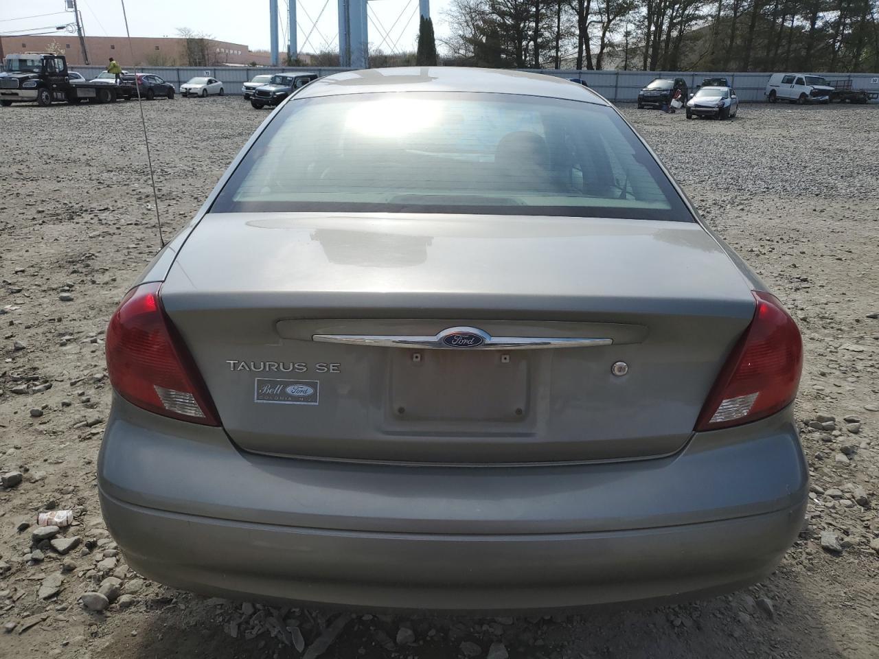 2003 Ford Taurus Se - Image 6