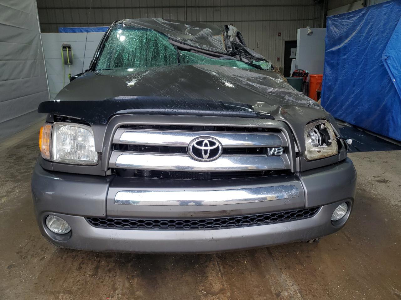2004 Toyota Tundra Access Cab Sr5 - Image 5